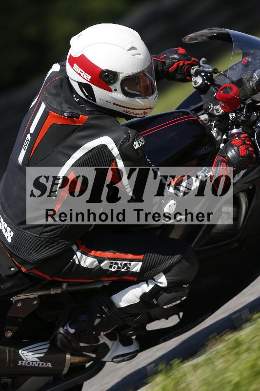 /Archiv-2024/29 12.06.2024 MOTO.CH Track Day ADR/Gruppe gelb/backside